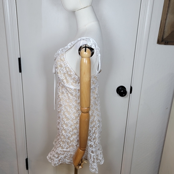 Lulus Charmaine White Floral Embroidered Mini Dress Size Small - Picture 4 of 9